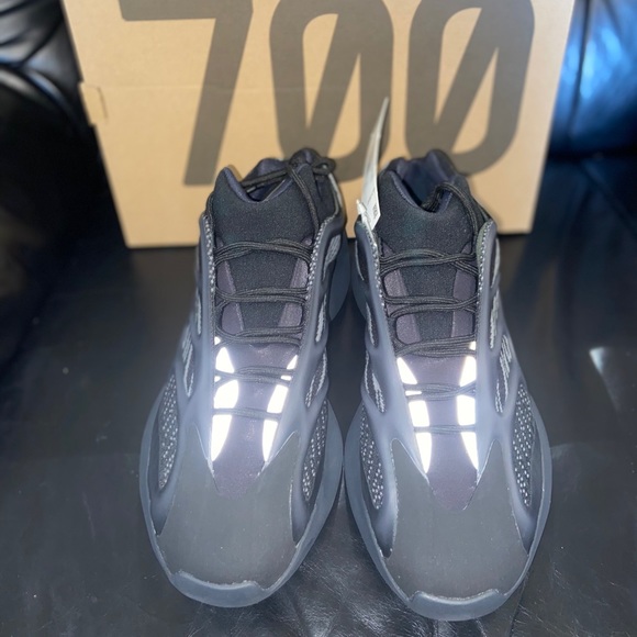 ❌SOLD***🔥ADIDAS YEEZY 700 V3 ALVAH 🔥🔥 - Picture 3 of 16